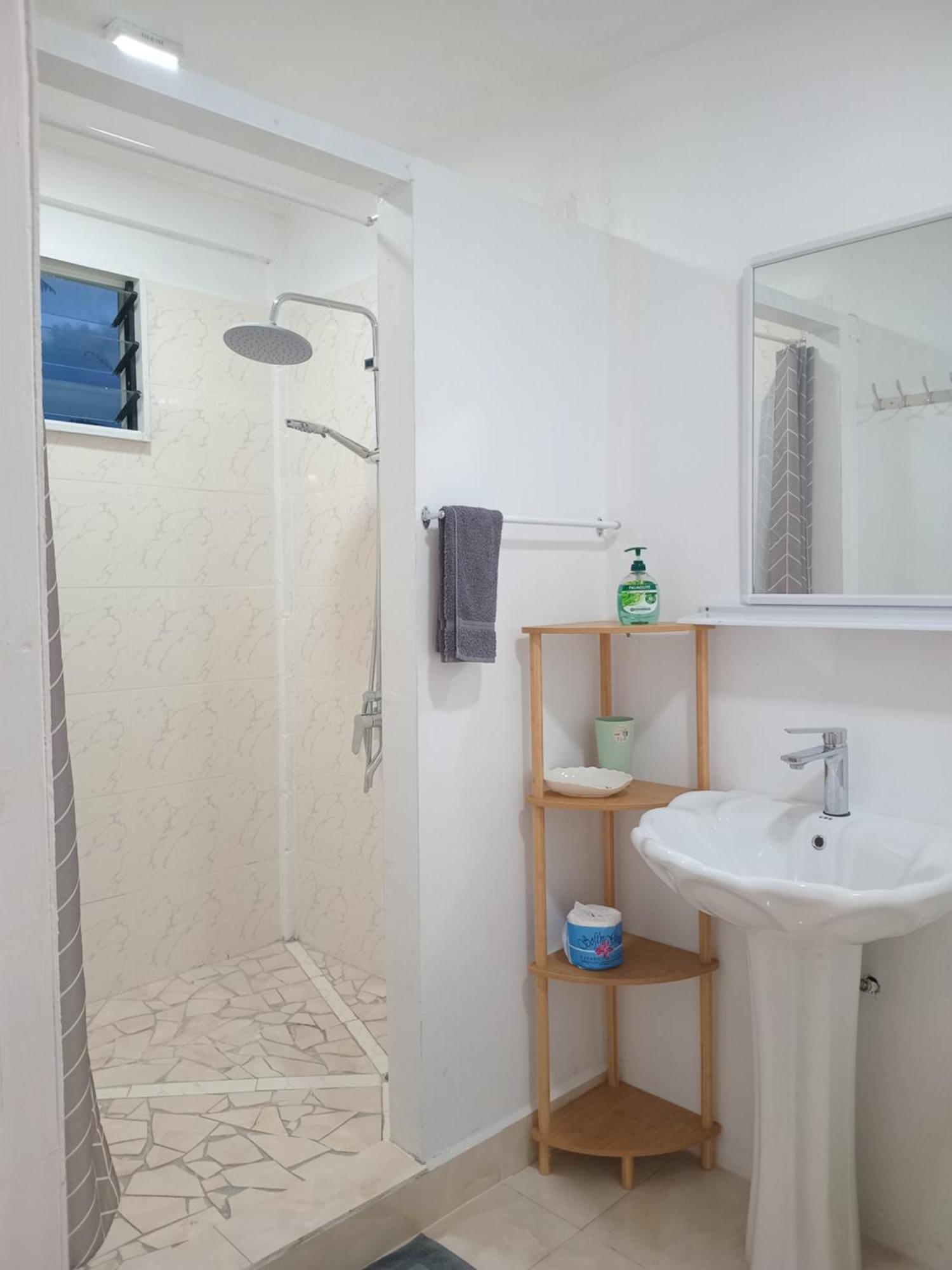 Dave Parker Eco Lodge Hotel Апіа Екстер'єр фото