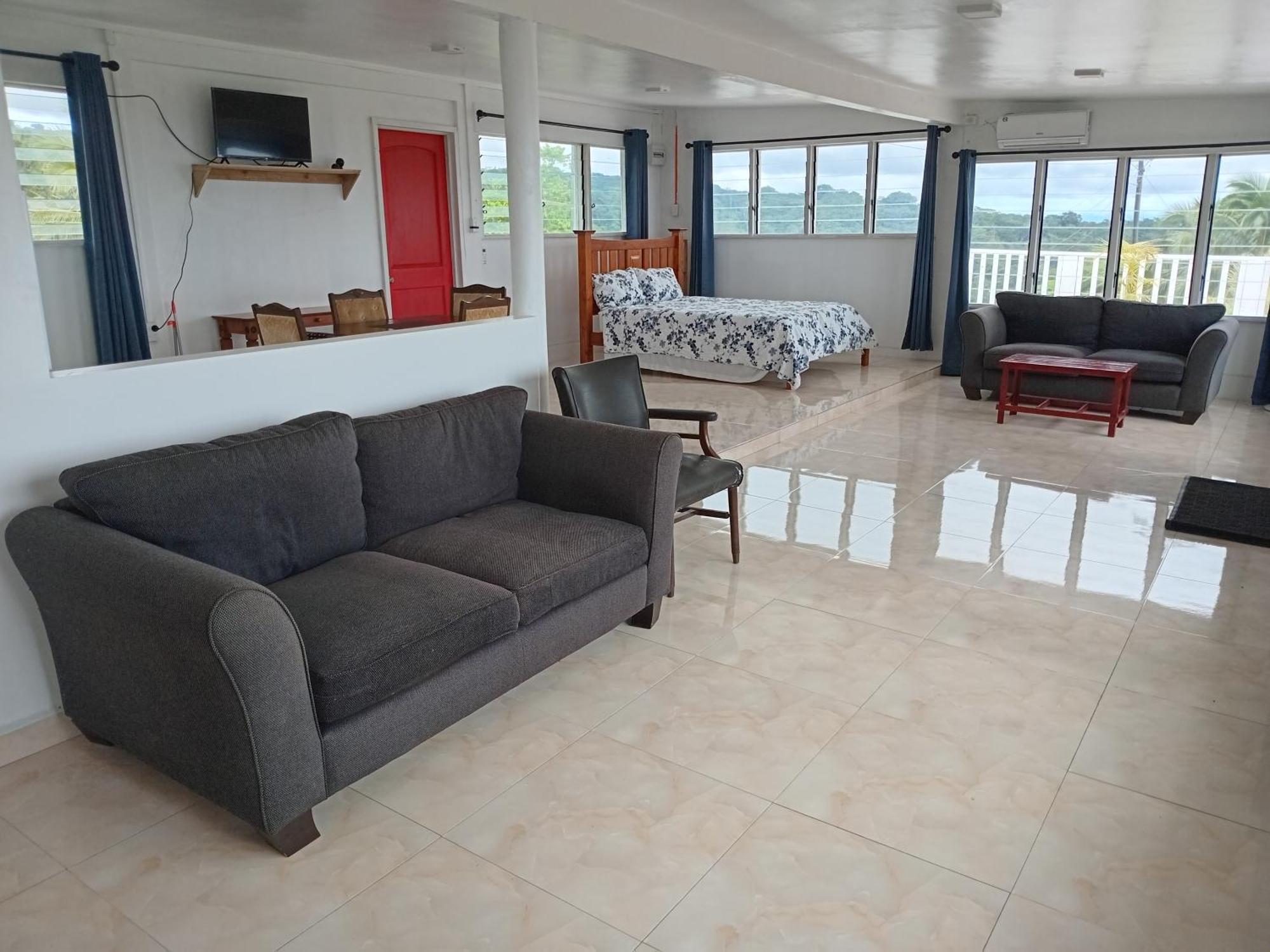 Dave Parker Eco Lodge Hotel Апіа Екстер'єр фото