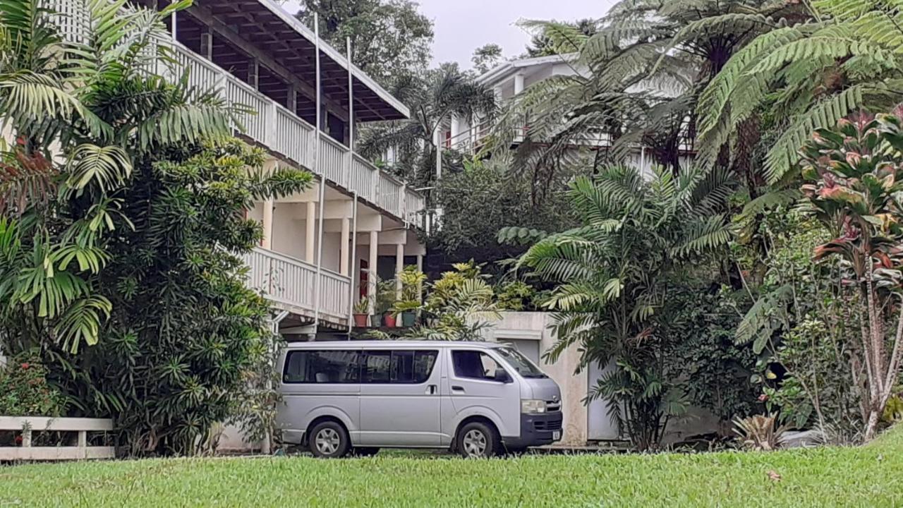 Dave Parker Eco Lodge Hotel Апіа Екстер'єр фото